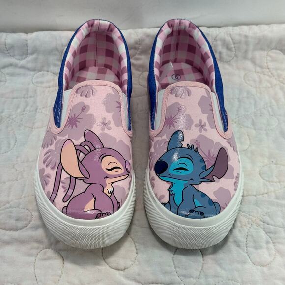 Woman’s Disney stitch size US 6 stitch slip on canvas, tennis shoes - Picture 1 of 9